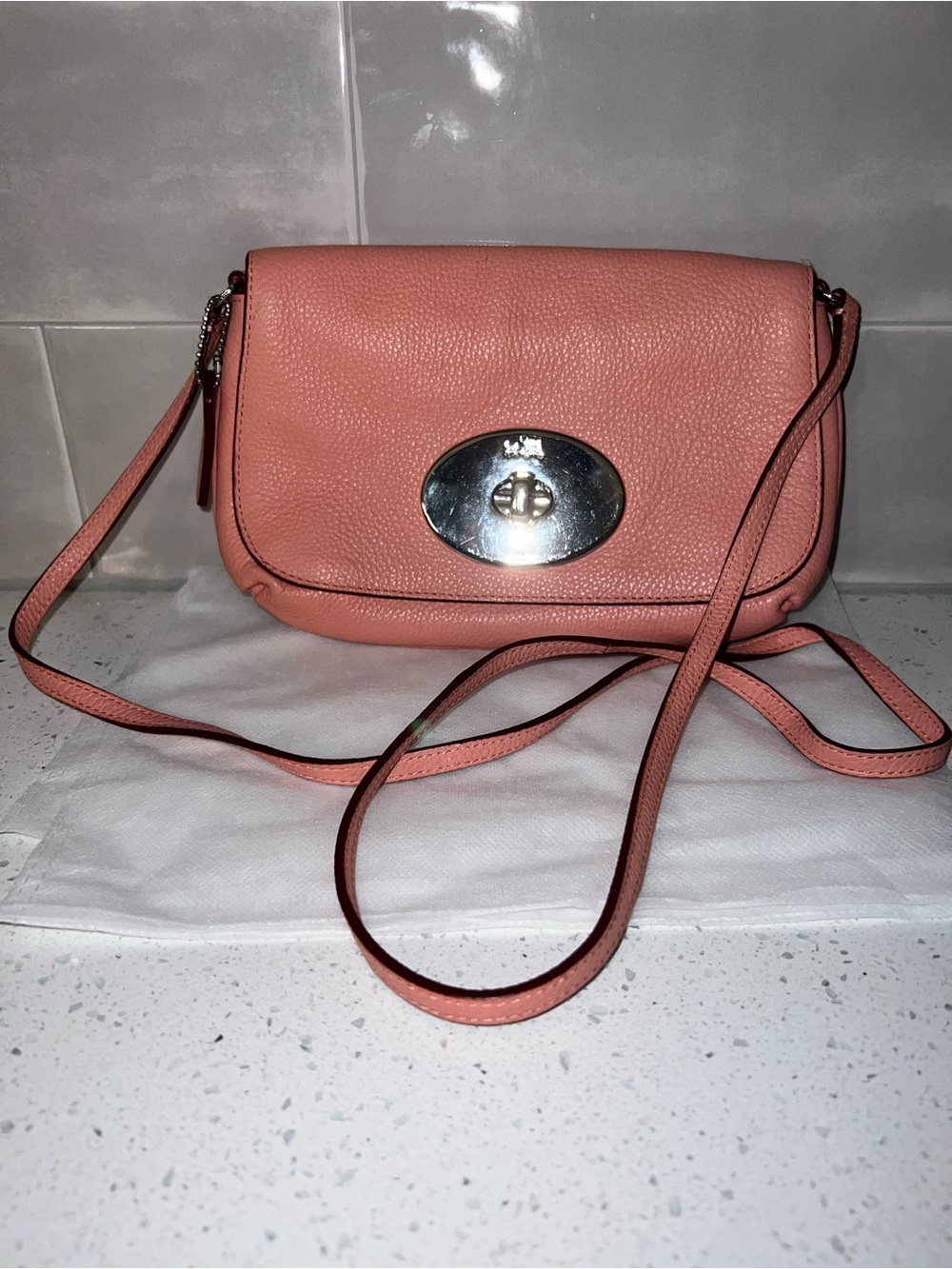 Coach F52896 Liv Turnlock Crossbody bag